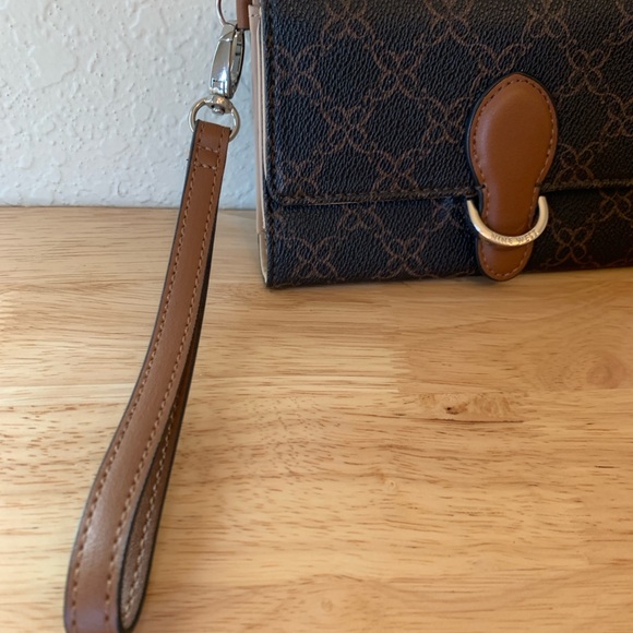 Nine West Wallet Saddle Tan Paulson CellPhone Compartment Clutch Wallet - Picture 3 of 6